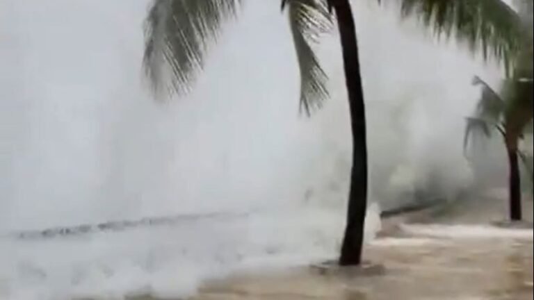 Mau tempo em Salvador gera ondas gigantes e alagamento no Yacht Clube