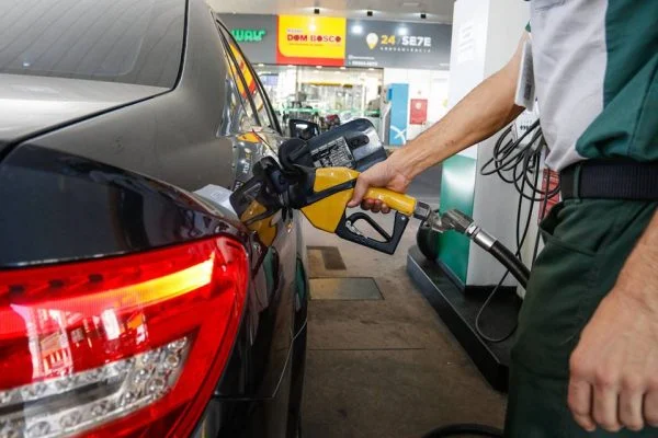 Petrobras reduz preço da gasolina em R$ 0,25 a partir desta sexta-feira (02)