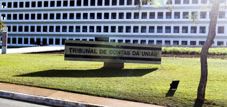 TCU recomenda suspensão do consignado do Auxílio Brasil