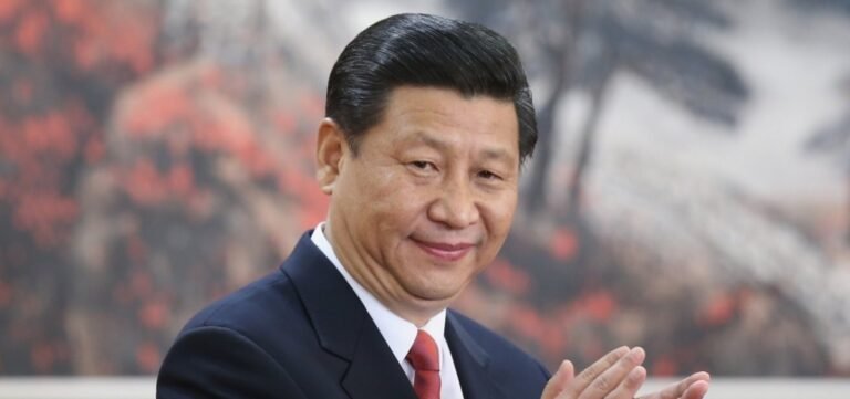 Xi Jinping renova mandato como líder do Partido Comunista na China e consolida poder