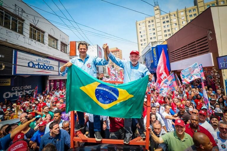 Lula pede a quem tem ‘uma gota de sangue nordestino’ que não vote em Bolsonaro