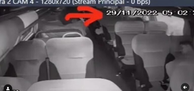 Vídeo mostra momento em que mulher é esfaqueada durante viagem de ônibus; veja