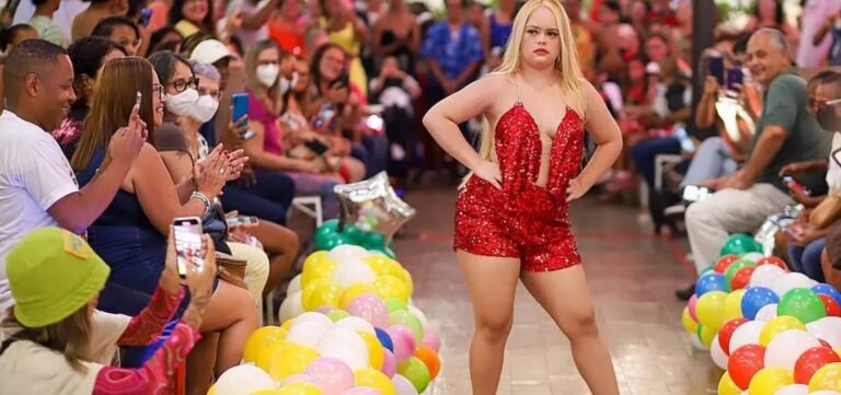 Modelos com Síndrome de Down e outras deficiências desfilam em Shopping de Salvador