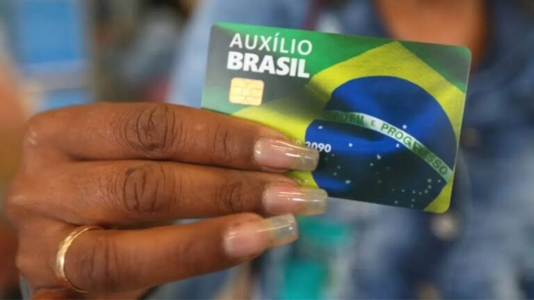 Auxílio Brasil paga a beneficiários com NIS final 2 nesta terça