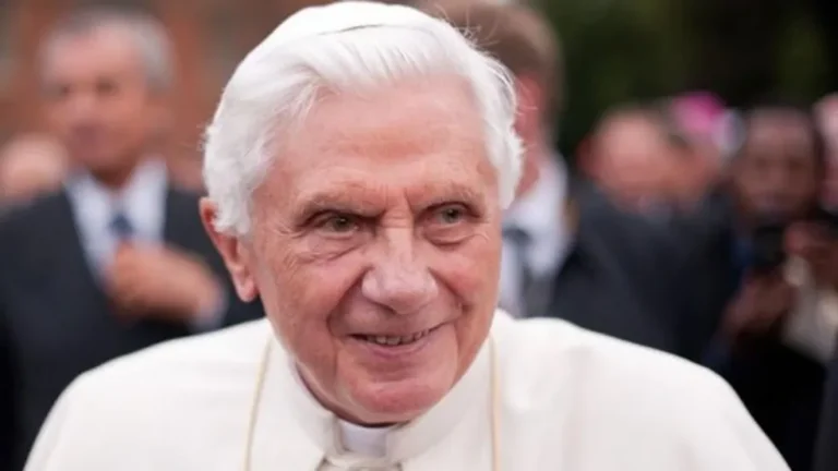 Papa Bento XVI morre aos 95 anos