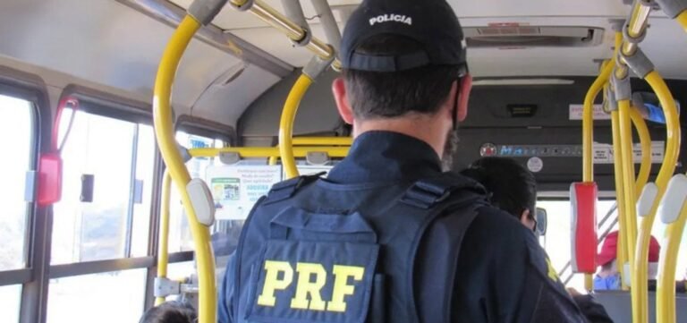 Homem é preso suspeito de se masturbar dentro de ônibus na Bahia