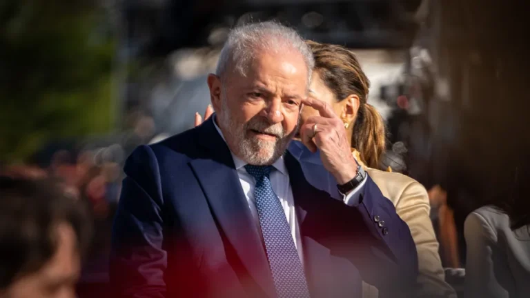 Lula convoca primeira reunião ministerial do governo