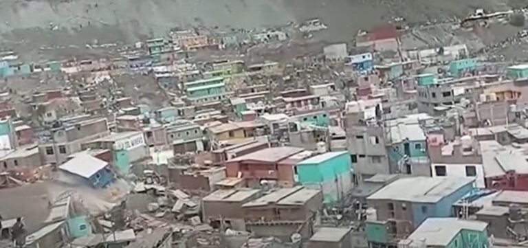 Deslizamento de terra no Peru deixa até agora 30 mortos e 12 mil desabrigados