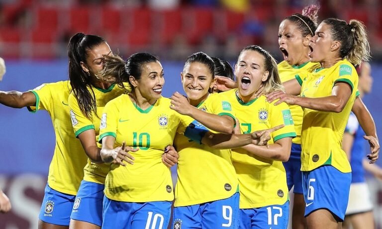 Com apoio do governo, CBF quer sediar Copa do Mundo Feminina