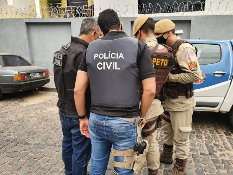 Polícia cumpre 11 mandados durante operação no interior