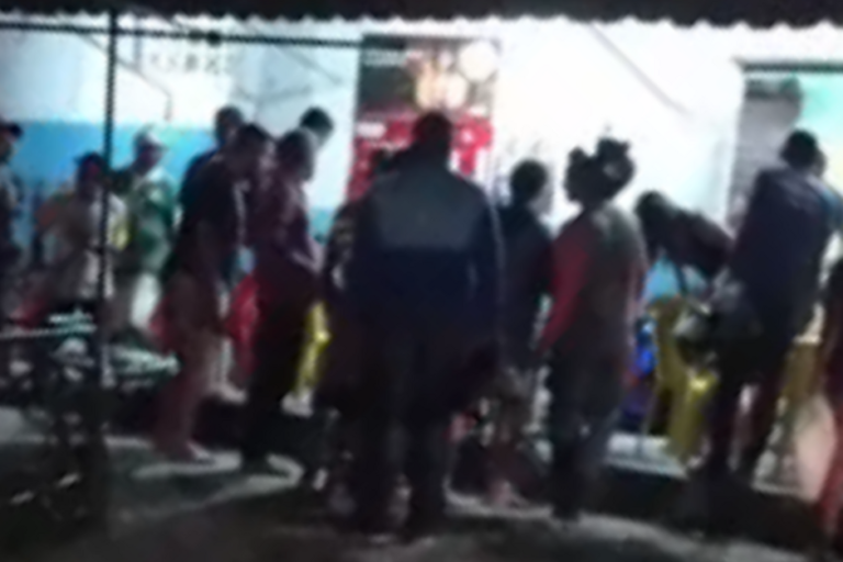 Mãe e filho são mortos a tiros durante ataque em bar na Bahia