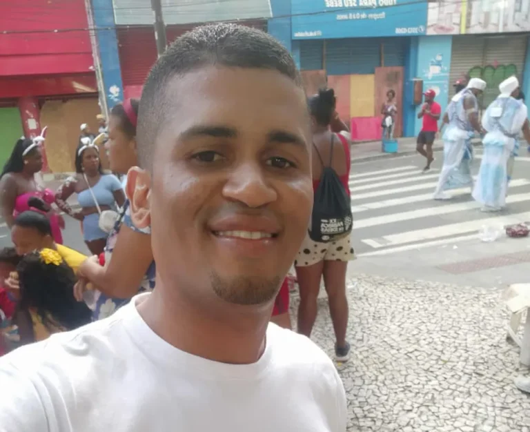 Motoboy morre após se envolver em acidente e ser agredido com soco no rosto em Salvador