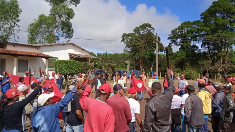 Integrantes do MST invadem escritório de empresa no Vale do Jiquiriçá