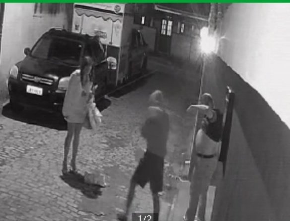 Amargosa: câmera de segurança flagra assalto contra casal na Urbis 1, assista: