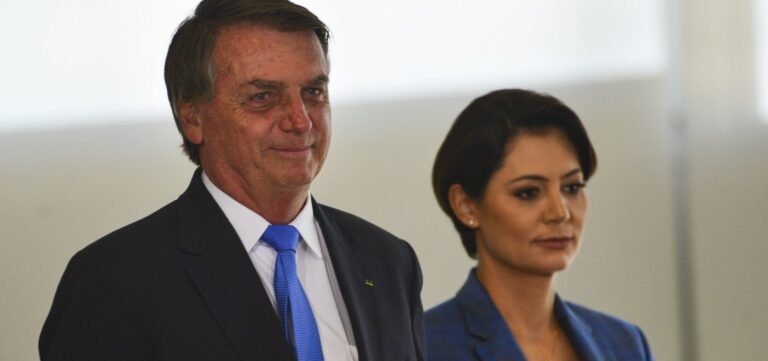 Bolsonaro diz a aliados não querer Michelle na disputa pela Presidência “de jeito nenhum”