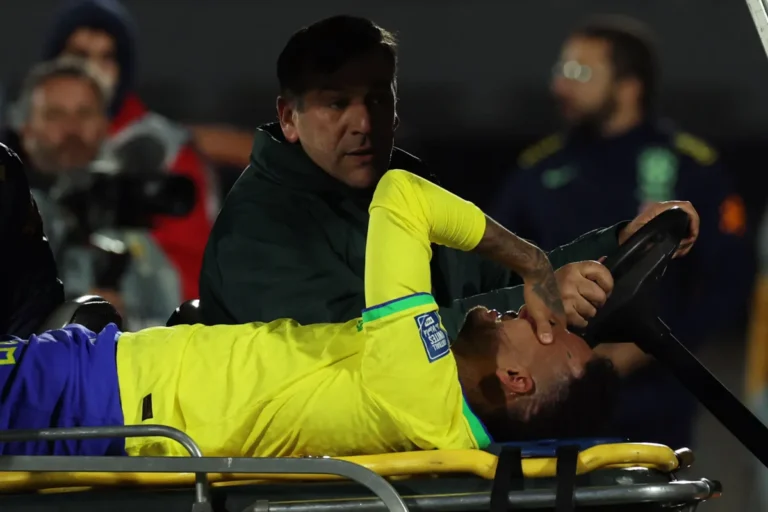 Após lesão, CBF confirma que Neymar precisará passar por cirurgia