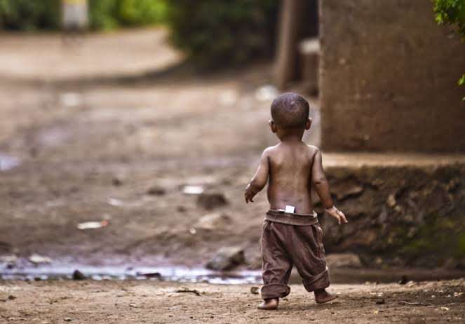 Mais da metade das crianças na Bahia vivem abaixo da linha da pobreza